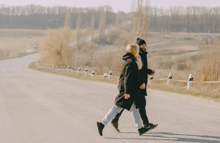 Bezpieczeństwo dzieci na pierwszym miejscu: Dlaczego znaki ostrzegawcze powinny unikać przyciągania uwagi najmłodszych